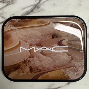 NWT MAC Cosmetics Connect In Colour Eyeshadow Palette - Rose Gold & Nude Tones